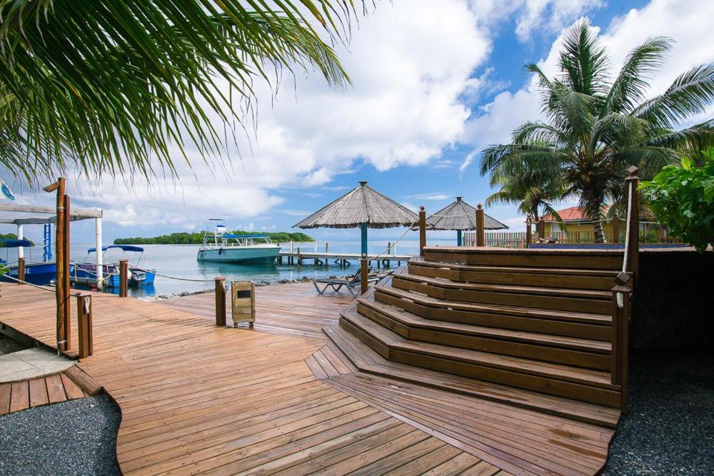 Wikkid Resort Dixon Cove Kültér fotó