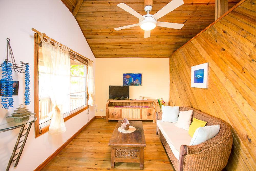 Wikkid Resort Dixon Cove Kültér fotó