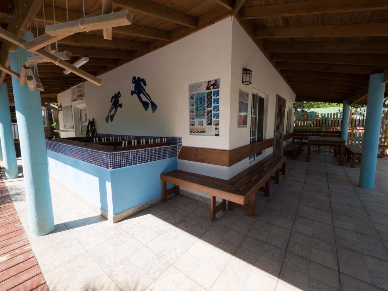 Wikkid Resort Dixon Cove Kültér fotó