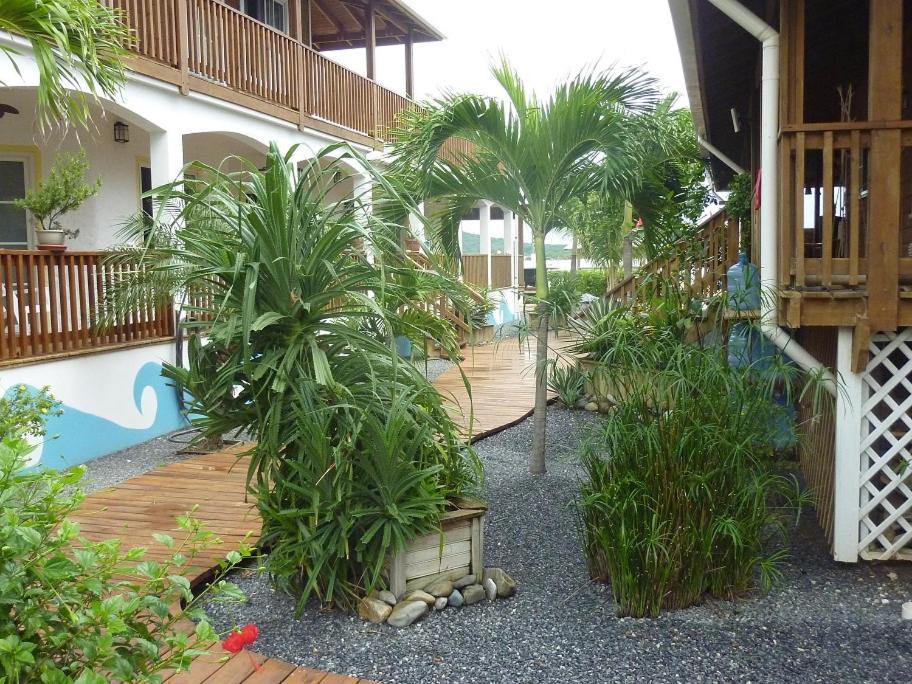 Wikkid Resort Dixon Cove Kültér fotó