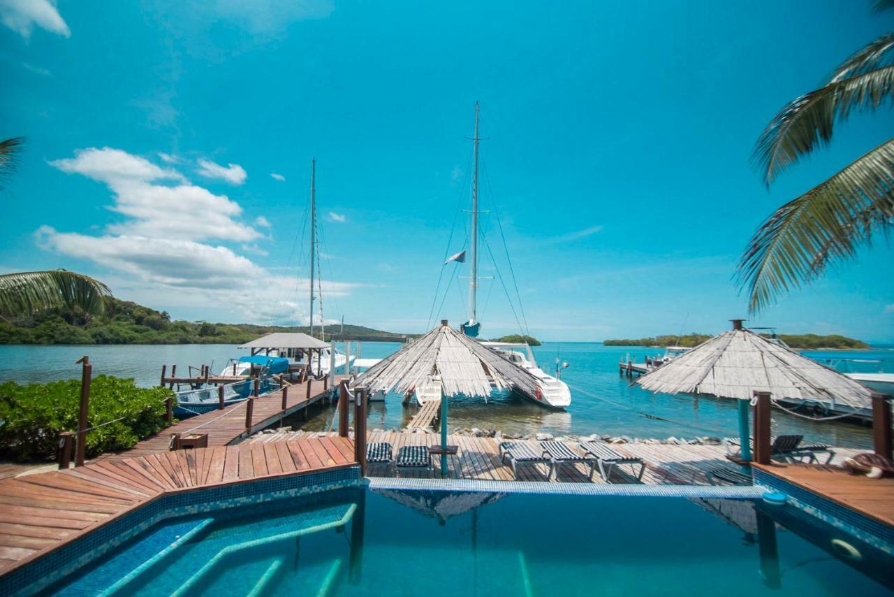 Wikkid Resort Dixon Cove Kültér fotó